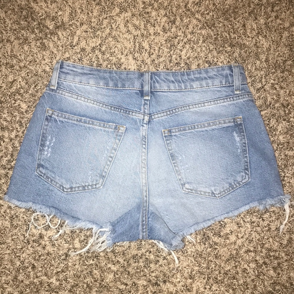 Shorts - Picture 2 of 3